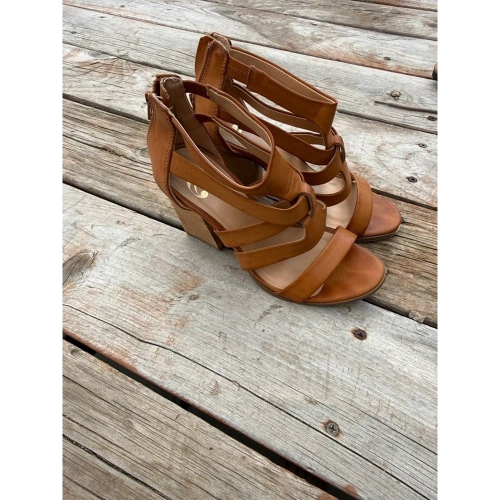 Charles Albert brown strappy block heel sandals size 6